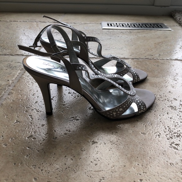 Lulu Townsend silver strapped heel, size 9, never worn - Picture 3 of 5